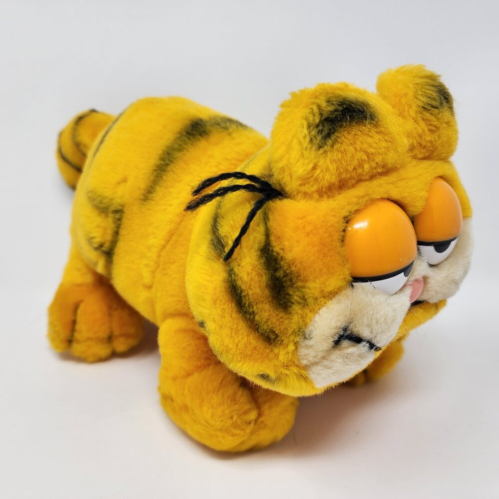Vtg 1981 Dakin Garfield Cat Plush 10"L x 5.5"H Standing United Feature Syndicate